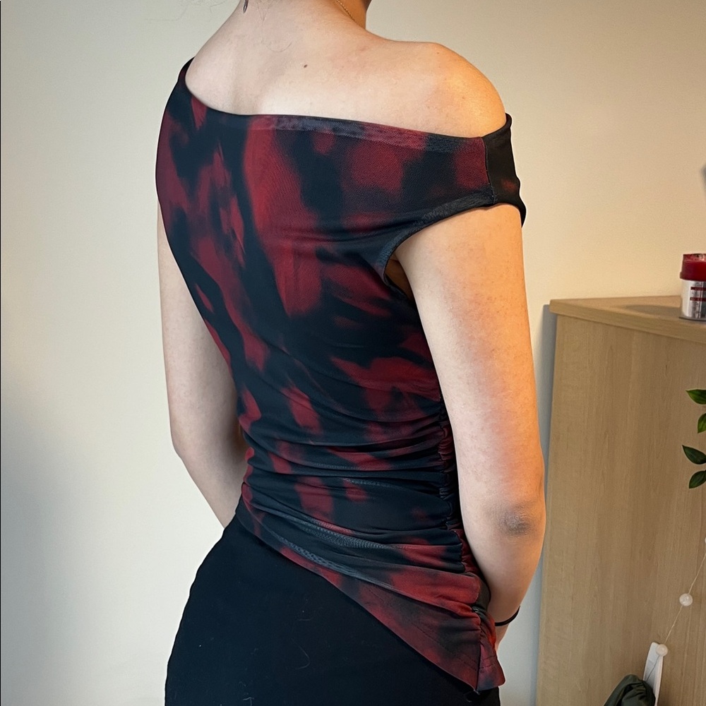 Women's One-Shoulder Red & Black Printed Top - Picture 2 of 2